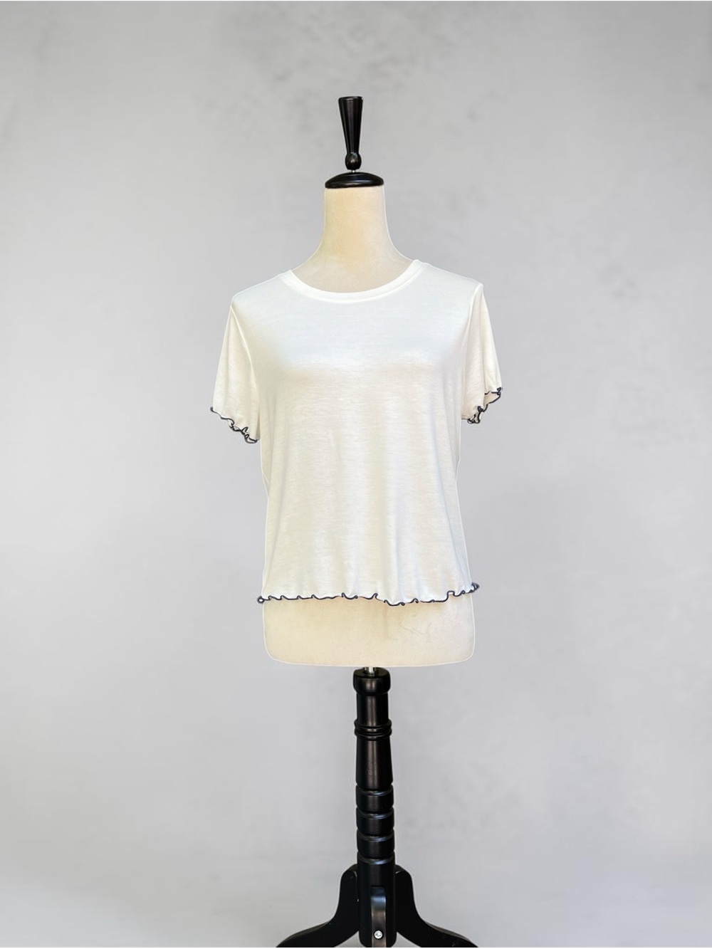 Sadie & Sage Lettuce Edge Tee in White/Navy Size Small NWT